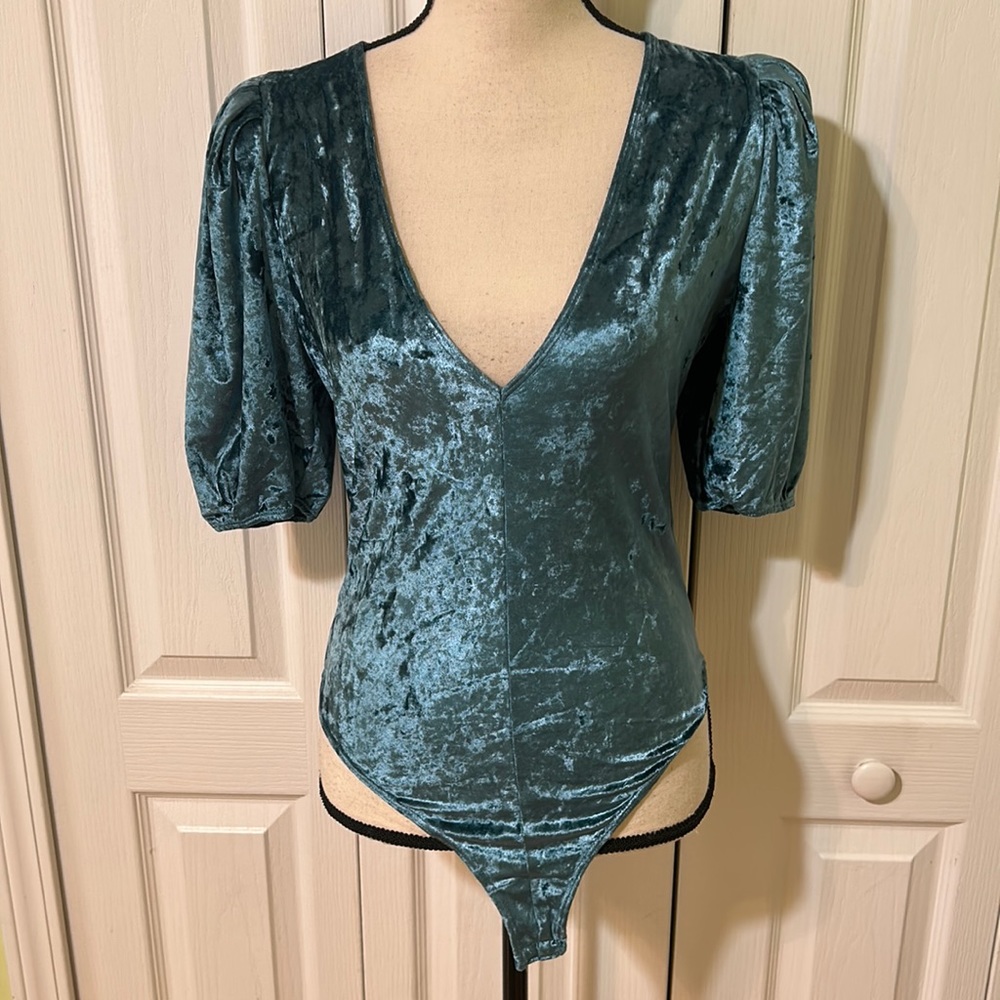 Free People. Don't You Wish Velvet Plunging V-Neck Short Puffed Sleeve B…